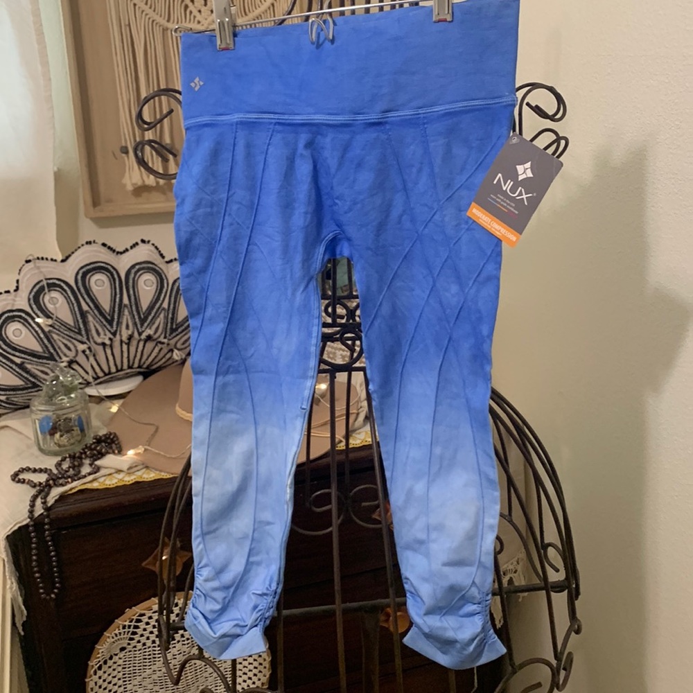 NWT Nux Moderate Compression Mesa Providence Mist Ombre Capri Leggings Sz Small